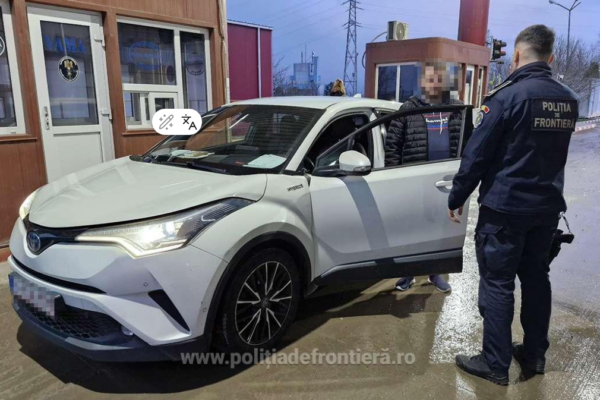 Клонированная машина, остановленная на границе. Его разыскивали в Италии