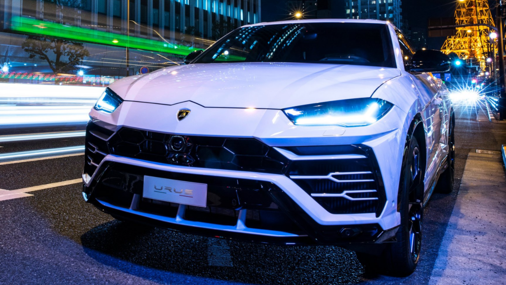 ANAF выставляет на аукцион два Ferrari и два Lamborghini по специальной цене онлайн. Сколько он просит за 4 суперкара?